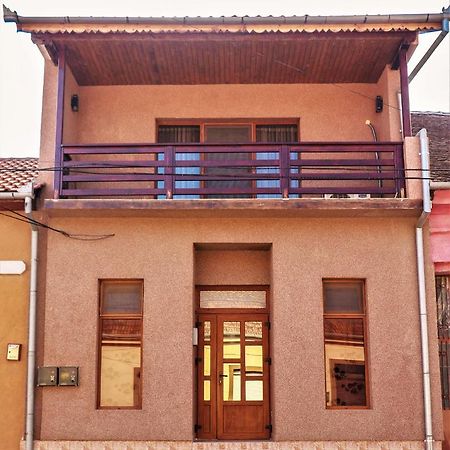 Отель Casa Mio Moldova Noua Экстерьер фото