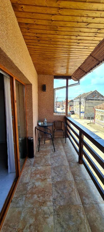 Отель Casa Mio Moldova Noua Экстерьер фото
